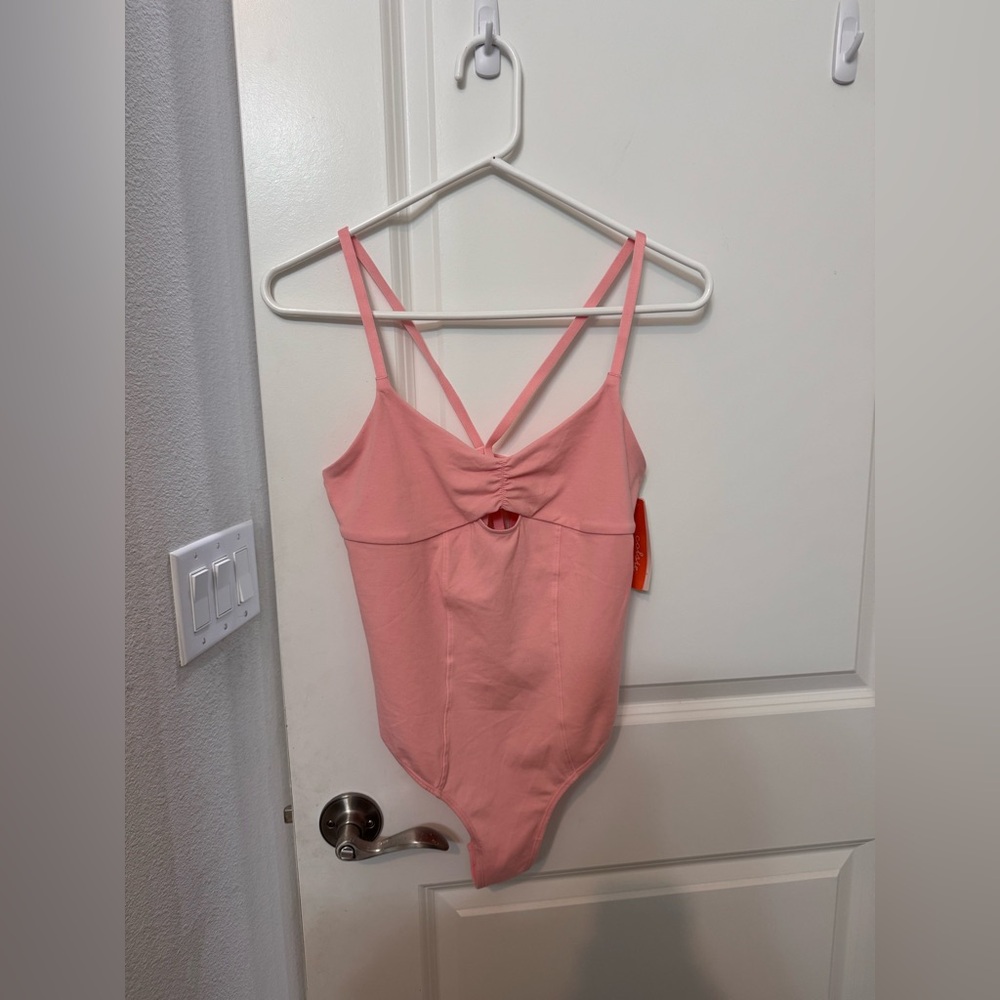 Colsie Women’s Pink Bodysuit With Keyhole in Pink NWT